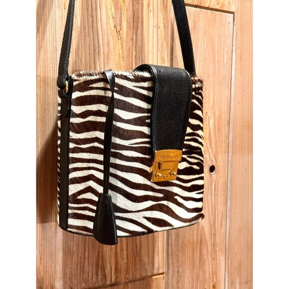 EVERYDAY FAUX ZEBRA FUR FUNCTIONAL TATIANA LUNA BUCKET BAG VERSATILE / NWOT - Picture 3 of 7